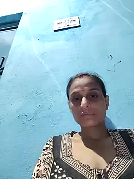 Hot-Jiyaa online show from 10-05-25, 03:32