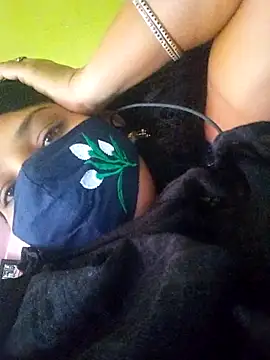 Snapshot of TAMI_KAYAL chatting on 10-31-25, 07:42 TAMI KAYAL online show from 10-31-25, 07:42