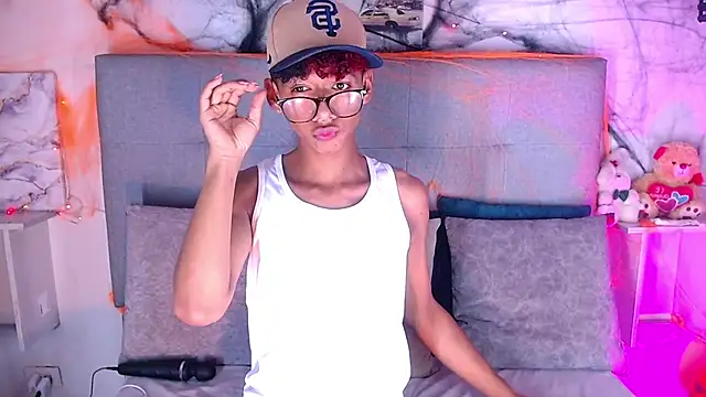 Billie Turner  online show from 10-23-25, 04:23