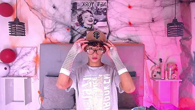 Billie Turner  online show from 10-25-25, 04:09