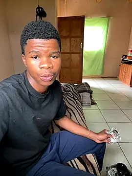 Snapshot of thatotheroneguy chatting on 10-18-25, 01:34 thatotheroneguy online show from 10-18-25, 01:34