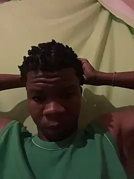 Snapshot of thatotheroneguy chatting on 11-11-25, 02:00 thatotheroneguy online show from 11-11-25, 02:00