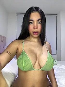 Snapshot of karolaalcendra chatting on 04-17-26, 02:58 karolaalcendra online show from 04-17-26, 02:58