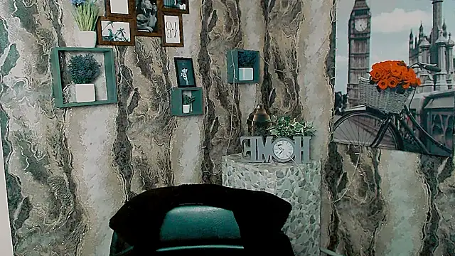 EmmaCat  online show from 10-01-25, 05:02