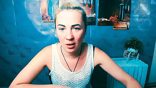 EmmaCat  online show from 10-30-25, 07:21