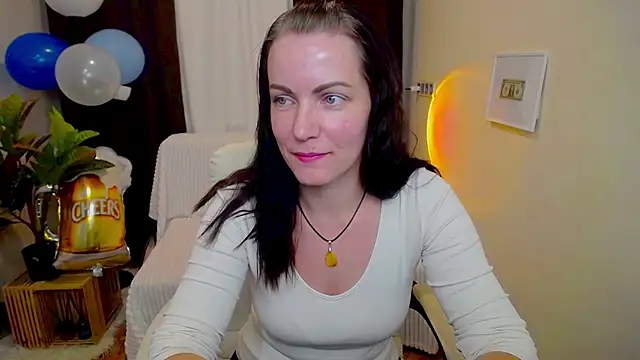 SaraLoritte online show from 09-19-25, 12:06