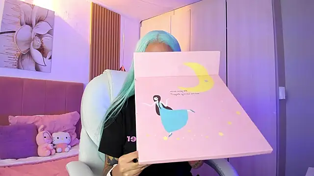 KoraRousee online show from 10-24-25, 01:40