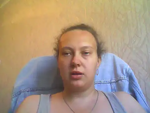 Snapshot of Veyrosaa chatting on 09-21-25, 01:18 Veyrosaa online show from 09-21-25, 01:18