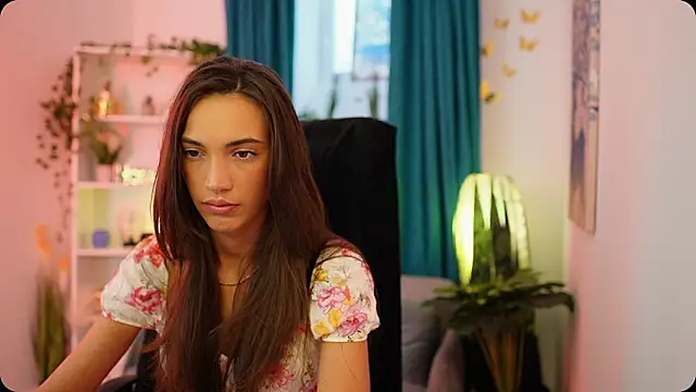 Snapshot of Alexis_Love_ chatting on 10-08-25, 01:09 Alexis Love online show from 10-08-25, 01:09