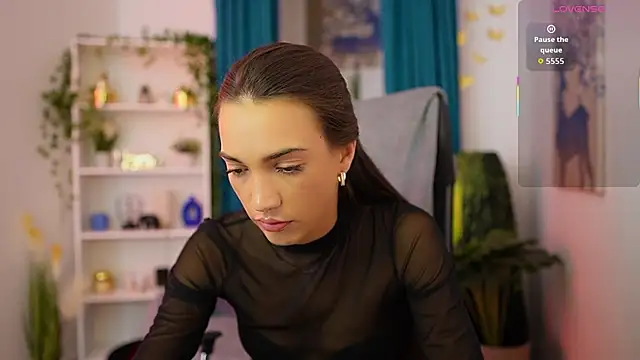 Snapshot of Alexis_Love_ chatting on 11-13-25, 04:17 Alexis Love online show from 11-13-25, 04:17