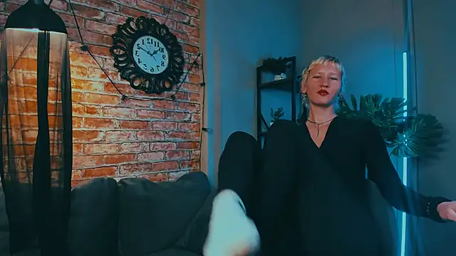 Kim Waite online show from 09-27-25, 02:44