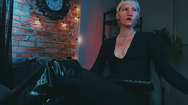 Kim Waite online show from 10-14-25, 01:45