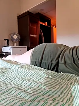 Teealisa online show from 11-19-25, 12:21