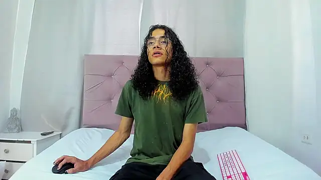 Snapshot of EthanBlackwoodd chatting on 02-27-26, 07:58 EthanBlackwoodd online show from 02-27-26, 07:58