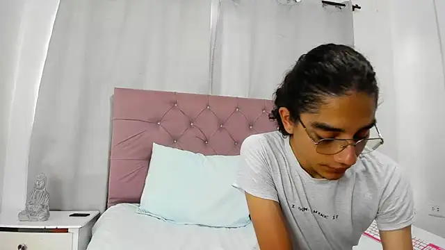 Snapshot of EthanBlackwoodd chatting on 03-17-26, 08:01 EthanBlackwoodd online show from 03-17-26, 08:01