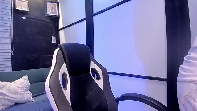 Declan-Fox online show from 10-06-25, 01:08