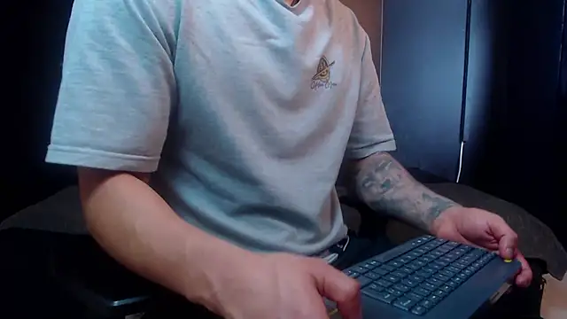 RichardMilleer online show from 12-22-25, 03:31