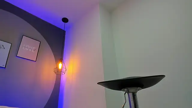 selena monroy online show from 10-04-25, 12:03