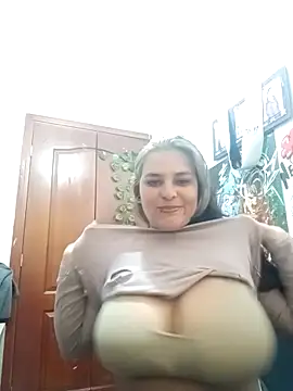 Snapshot of Rose_Jessy chatting on 09-12-25, 05:57 Rose Jessy online show from 09-12-25, 05:57