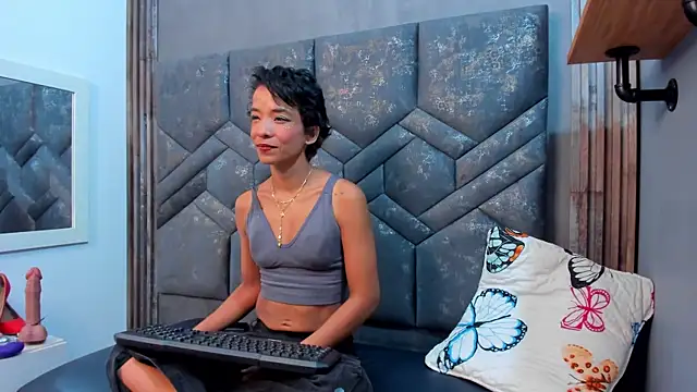 MARTINA RIOS online show from 09-16-25, 02:07