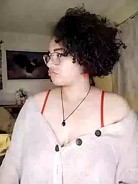 Julie wallace online show from 10-05-25, 09:34