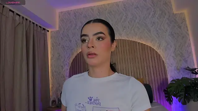 Sophiie Belle online show from 10-06-25, 02:03