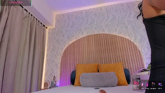 Sophiie Belle online show from 10-18-25, 01:56