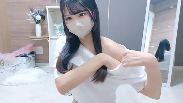 Snapshot of Ruru-shuv chatting on 09-27-25, 09:14 Ruru-shuv online show from 09-27-25, 09:14