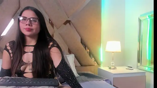 Cristalcute1 online show from 09-19-25, 07:47