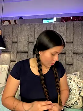 Cristalcute1 online show from 09-24-25, 12:58