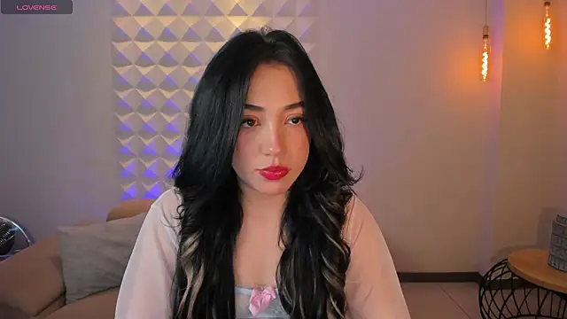 Snapshot of KatieAngelX chatting on 10-17-25, 11:35 KatieAngelX online show from 10-17-25, 11:35