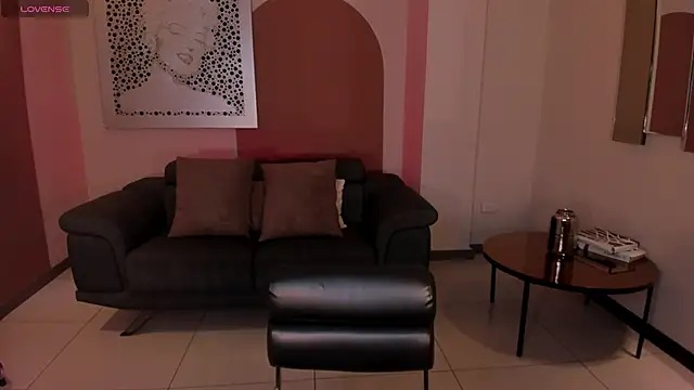 Snapshot of KatieAngelX chatting on 10-24-25, 11:28 KatieAngelX online show from 10-24-25, 11:28