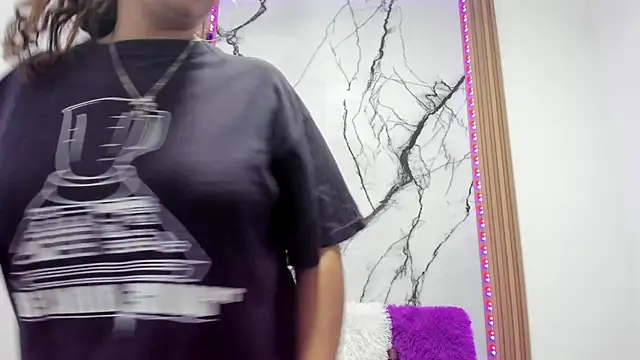 Bonnie tucci1 online show from 10-24-25, 01:07