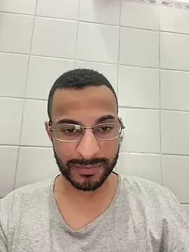 Snapshot of pauzudomoreno1 chatting on 02-03-26, 02:10 pauzudomoreno1 online show from 02-03-26, 02:10