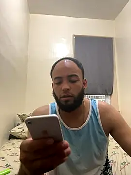 Snapshot of LeoPR00 chatting on 09-23-25, 12:46 LeoPR00 online show from 09-23-25, 12:46