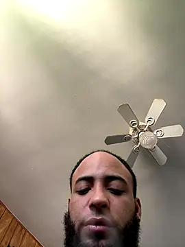 Snapshot of LeoPR00 chatting on 09-26-25, 05:17 LeoPR00 online show from 09-26-25, 05:17