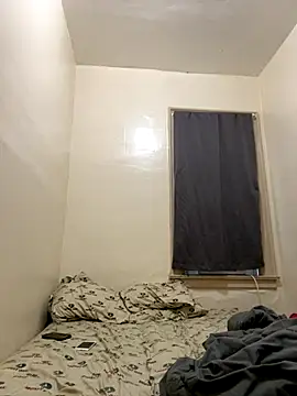 Snapshot of LeoPR00 chatting on 09-27-25, 12:32 LeoPR00 online show from 09-27-25, 12:32