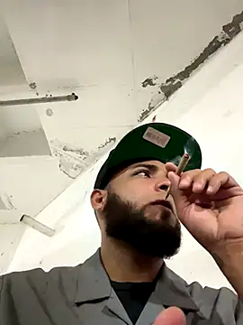 Snapshot of LeoPR00 chatting on 09-28-25, 12:38 LeoPR00 online show from 09-28-25, 12:38