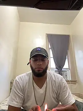 Snapshot of LeoPR00 chatting on 09-30-25, 02:00 LeoPR00 online show from 09-30-25, 02:00