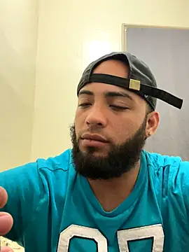 Snapshot of LeoPR00 chatting on 10-06-25, 02:20 LeoPR00 online show from 10-06-25, 02:20