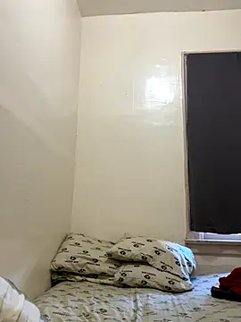 Snapshot of LeoPR00 chatting on 10-27-25, 02:32 LeoPR00 online show from 10-27-25, 02:32