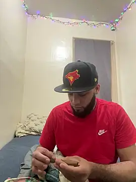 LeoPR00 online show from 12-18-25, 01:06