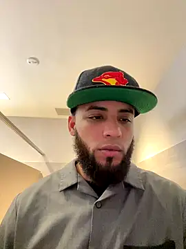 LeoPR00 online show from 12-19-25, 01:45