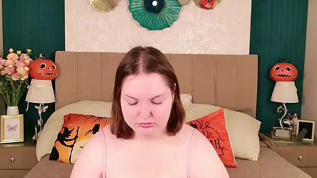 Vanessa Rise online show from 10-22-25, 05:52