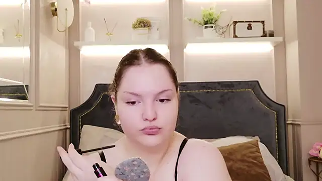 Vanessa Rise online show from 11-13-25, 06:45