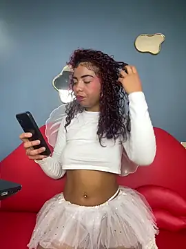 PrettyTiana  online show from 10-10-25, 07:57