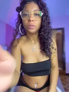 Snapshot of PrettyTiana_ chatting on 11-27-25, 09:17 PrettyTiana online show from 11-27-25, 09:17