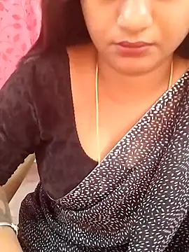 Snapshot of Tamil_Kayal_kutty chatting on 09-14-25, 06:01 Tamil Kayal kutty online show from 09-14-25, 06:01