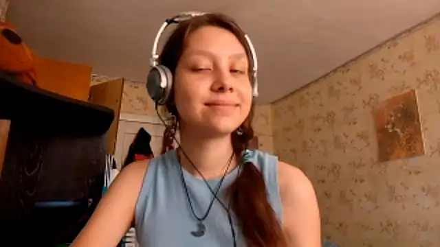 QutieDaSweet online show from 09-17-25, 08:05