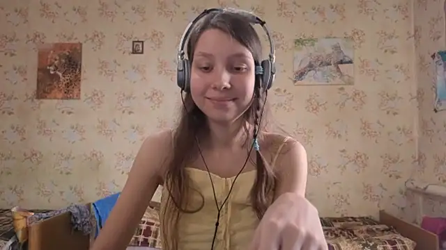 QutieDaSweet online show from 10-03-25, 06:21